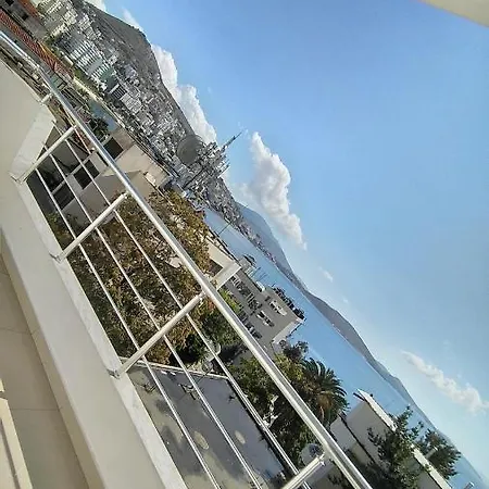 Piazza 3* Sarandë
